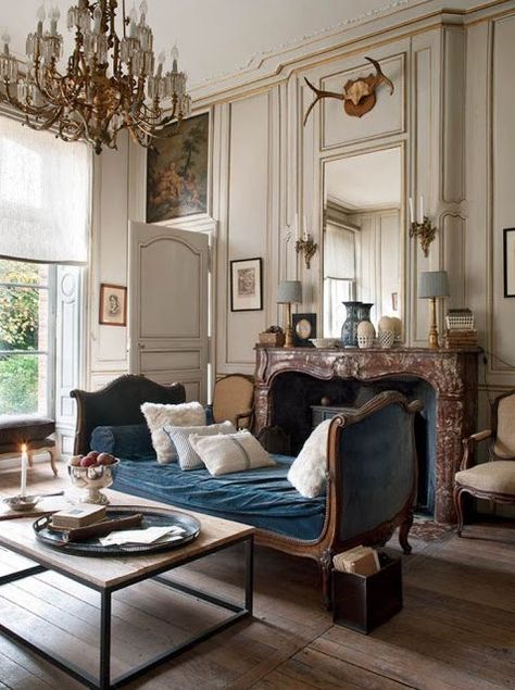 Step back in time with this antique French chateau Parisian Chic Interior Design, Parisian Chic Interior, Parisian Apartment Decor, French Country Decorating Living Room, Parisian Decor, French Country Living, French Country Living Room, Chic Interior Design, Decor Ikea