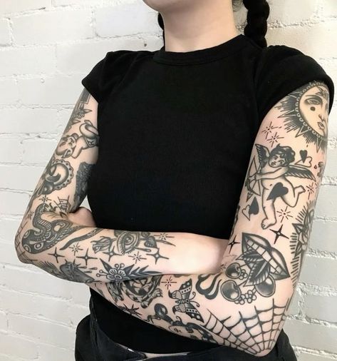 Traditional Tattoo Sleeve Filler, Traditional Tattoo Arm, Trippy Tattoo Ideas, Traditional Tattoo Black And White, Traditional Tattoo Woman, Trippy Tattoo, Tattoo Sleeve Filler, Hunter Tattoo, Tattoo Filler