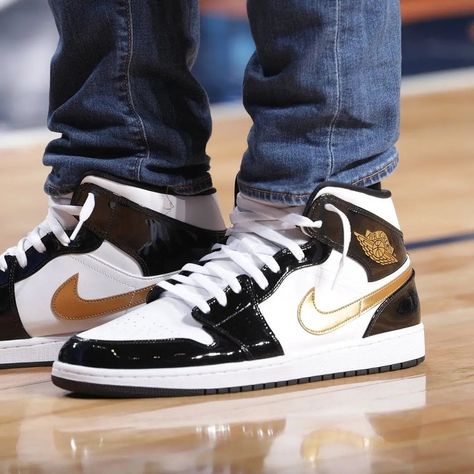 Original Air Jordan 1 Mid "Patent Black Gold" For and Men's Unisex Trend Retro Mid-Top Retro Classic Basketball Shoes https://halalzen.com/products/original-air-jordan-1-mid-patent-black-gold-for-and-mens-unisex-trend-retro-mid-top-retro-classic-basketball-shoes Halalzen #Hot Black White Gold Outfit, White Gold Outfit, Gold Outfit Ideas, Gold And White Outfit, Gold Outfits, Jordan 1 Mid Black, Air Jordan 1 Mid Black, Original Air Jordans, Jordan Mid