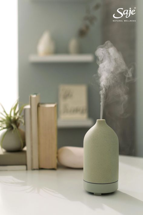 Design-forward diffusers use ultrasonic vibrations to create negative ions, emulating nature’s mood-boosting effects. Smell Hacks For Home, Smell Good Products, Comfort Home Decor, New Home Diy, Smelling Candles, Hacks For Home, Decorations Living Room, Comfort Home, Aromatherapy Humidifier