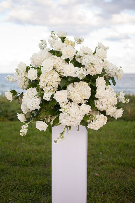 Alter Flowers, Ocean View Wedding, Church Wedding Flowers, White Floral Arrangements, Altar Flowers, Church Wedding Decorations, Palm Beach Wedding, Wedding Church, Church Flowers