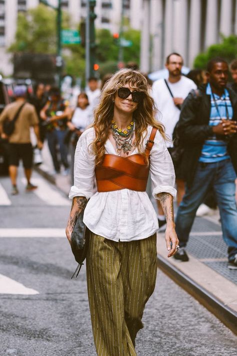 nyfw street style ss25 day 2 Knit Tunic Outfit, Over The Top Outfits Fashion Ideas, South African Style, Barcelona Outfits Summer Street Style, Barcelona Street Style Summer, Lucy Chadwick Style, Work Drinks Outfit, Mexico Street Style, Dopamine Outfits