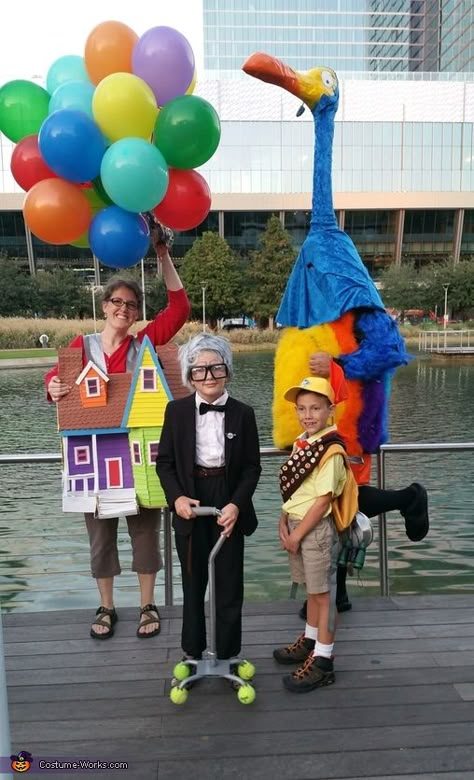 Up House Costume Diy, Bird From Up Costume, House From Up Costume, Family Up Costume, Up Bird Costume Kevin, Up Costume Family, Up Movie Costume Ideas, Up Family Halloween Costume, Diy Up Costume