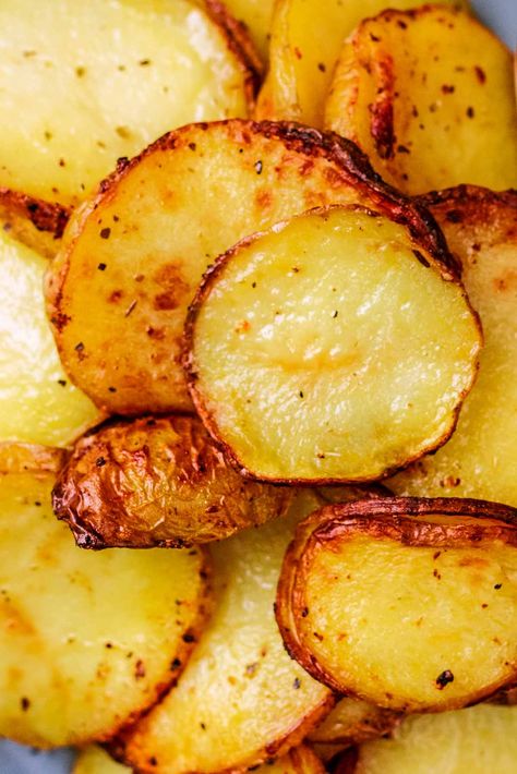 Air Fry Sliced Potatoes, Air Fry Potato Slices, Air Fryer Potatoes Slices, Air Fryer Potato Rounds, Air Fryer Potato Slices, Potato Slices In Air Fryer, Parmesan Crusted Potatoes Air Fryer, Fried Potatoes In Air Fryer, Air Fryer Sliced Potatoes