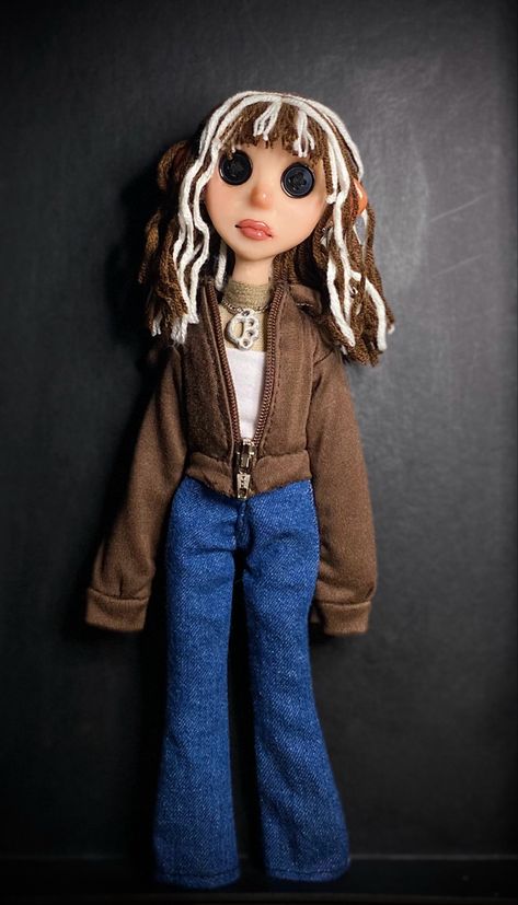 Trama Core Art, How To Make A Custom Coraline Doll, Making My Own Coraline Doll, Coraline Dolls Custom, Coraline Doll Diy Clay, Coraline Doll Making, Make Your Own Coraline Doll, How To Make Your Own Coraline Doll, Custom Coraline Doll Clay