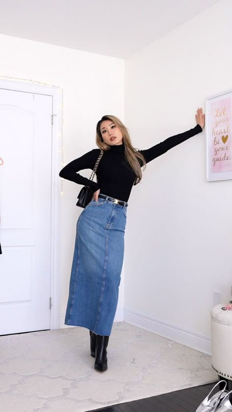 Jean Skirt And Leggings Outfit, Long Demon Skirt Outfit, Black Denim Maxi Skirt Outfit Winter, Long Skirt With Top Outfit, Medium Black Skirt Outfit, Demin Skirt Long, Mango Clothes Outfits, Blue Denim Maxi Skirt Outfit, Jeans Skirt Fall Outfits