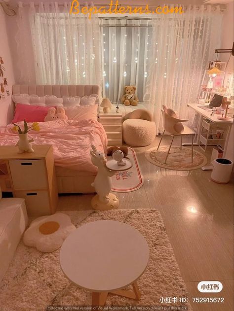 Small Room Pink Aesthetic, Cute Pink Aesthetic Room Ideas, Dusty Pink Room Aesthetic, Pink And White Cozy Bedroom, Light Pink Themed Bedroom, Cute Bedroom Ideas Pink And White, Modern Pink Room Ideas, Room Inspiration Aesthetic White, White Bedroom With Pink Accents