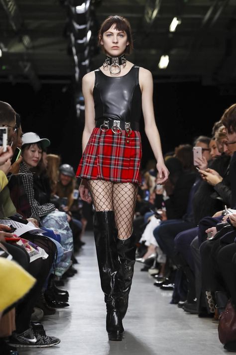 Masha Ma | Ready to Wear Fall Winter 2017 Paris Outfit Punk, Preppy Punk, Tartan Fashion, Runway Outfits, Grunge Dress, Personal Style Inspiration, Fashion Aesthetics, Punk Outfits, Pretty Clothes