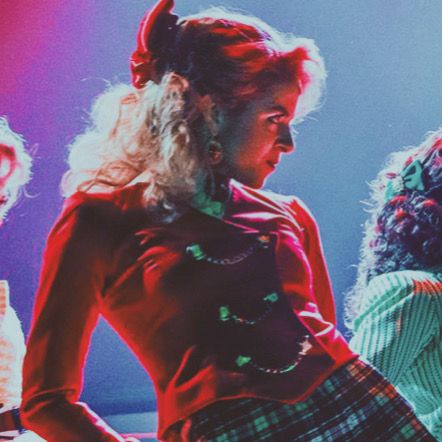 Heather Holloway Icon, Jessica Keenan Wynn As Heather Chandler, Mitski Painting, Heathers Pfp Musical, Heathers Aesthetic Musical, Heather Chandler Pfp, Heathers Chandler, Heather Chandler Musical, Heather Chandler Aesthetic