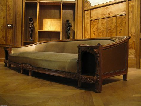 Interior Design Victorian, Art Deco Couch, Speakeasy Decor, Interesting Furniture, Nouveau Furniture, Victorian Interior Design, Musee D Orsay, Art Nouveau Interior, Art Nouveau Furniture