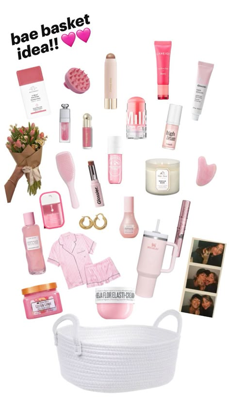 basket picture flowers stanley cup perfume pajamas glow recipe earrings candles hand sanitizer blush lip gloss bronzer mascara gua sha body scrub sugar scrub Basket Gift Ideas For Boyfriend, Basket Diy Ideas, Basket Ideas For Girlfriend, Boyfriend Basket, Unique Diy Gift Ideas, Pink Gift Basket, Basket Ideas For Boyfriend, Girly Christmas Gifts, Basket Gift Ideas