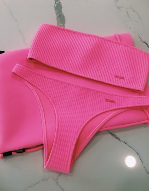 Pink Swimsuit Aesthetic, Pink Bikinis, Triangl Swim, Swimsuit Inspo, Pink Bathing Suits, Summer Bathing Suits, Pink Swimwear, Pink Swim, Trendy Swimsuits