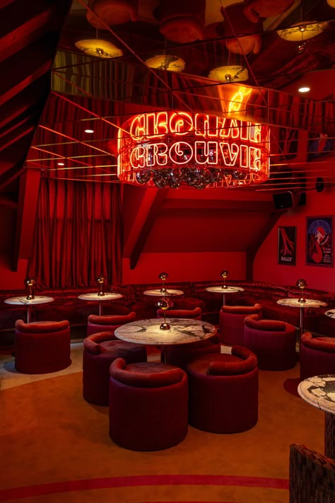 Night Club Interior Design, Latin Quarter Paris, Bar Lounge Room, Red Lounge, Jazz Lounge, Bar Concept, Secret Bar, Nightclub Design, Lounge Club