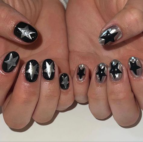 Set Nails, Metallic Nail Art, Metallic Nail, Mens Nails, Punk Nails, Hard Nails, Silver Nail, Goth Nails, Grunge Nails