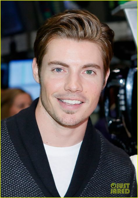 Josh Henderson Dallas Famous Scorpios, People With Green Eyes, Julie Gonzalo, Josh Henderson, Dallas Tv Show, Hazel Green Eyes, Pictures Of Celebrities, Jesse Metcalfe, Jordana Brewster