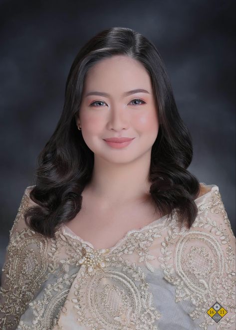 Pictorial Make Up For Graduation, Make Up Ideas For Graduation Pictorial, Graduation Photoshoot Hairstyles, Graduation Filipiniana Pictorial, Hairstyles For Filipiniana Dress, Filipiñana Graduation Pictorial, Filipiniana Make Up Look, Filipiniana For Graduation, Graduation Looks Makeup Hairstyles