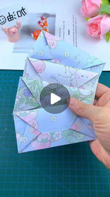 Flower Craft Ideas, Kids Craft Gifts, Beautiful Origami, Paper Folding Crafts, Paper Flower Garlands, Origami Envelope, Gift Wrapping Techniques, Gift Card Envelope, How To Make An Envelope