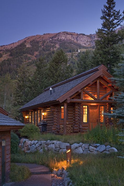 Wyoming Cabin, Mountain Architecture, Log Cabin Living, Log Cabin Kits, Cabin Vacation, Jackson Hole Wyoming, Cottage Cabin, Cabin Living, Little Cabin