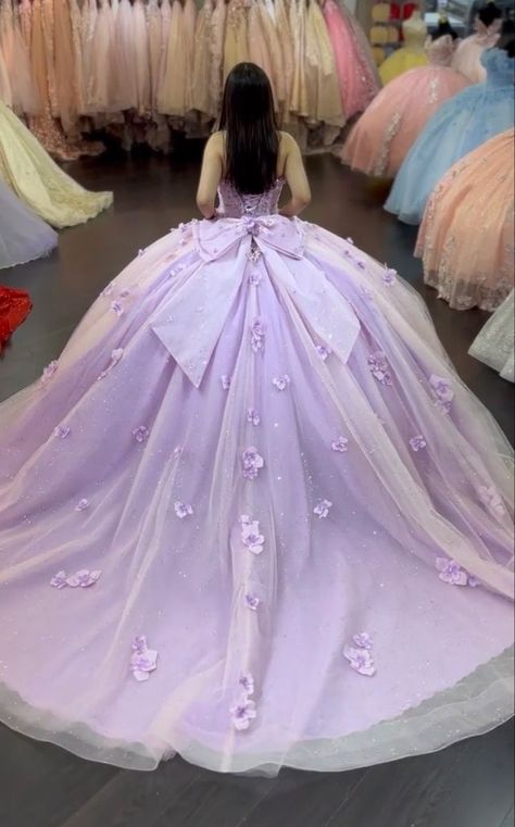 Light Purple Quince Dresses, Lavender Quince Dress, Quinceanera Purple Dresses, Light Purple Quinceanera Dresses, Quinceanera Dresses Lavender, Quince Purple, Purple Quince Dress, Rapunzel Quince, Quince Dress Ideas