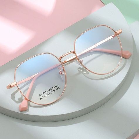 Clear Glasses Frames Women, Glasses Women Fashion Eyeglasses, Cute Glasses Frames, Rider Girl, Classy Glasses, Glasses Frames Trendy, Fancy Glasses, Clear Glasses Frames, Glasses Trends