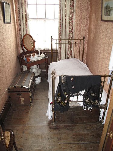 Victorian Servant's Room | by Ormrede Servant Room, Victorian Rooms, Victorian Room, Bedroom Victorian, Victorian Life, Victorian Bedroom, Maids Room, Victorian Interior, Victorian Interiors