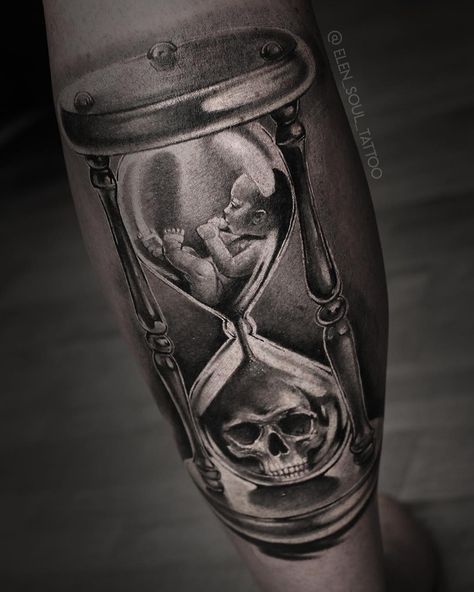 Tatto Clock, Clock Face Tattoo, Hourglass Tattoo, Soul Tattoo, Skull Sleeve Tattoos, Clock Tattoo Design, Watch Tattoos, Clock Tattoo, Dark Art Tattoo