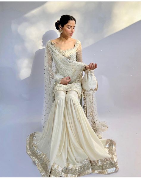 Simple Gharara Designs Pakistani, Gharara Simple, Simple Nikkah Outfit, Guli Mata, Layered Sharara, Cousin Wedding, Sharara Dress, Pakistan Clothes, Desi Fits