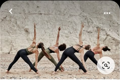 Yoga Group Poses, Activewear Photography, Yoga Photoshoot Ideas, Group Yoga Poses, Sports Fashion Photography, Beach Fashion Shoot, English Beach, Yoga Group, Hot Yoga Studio