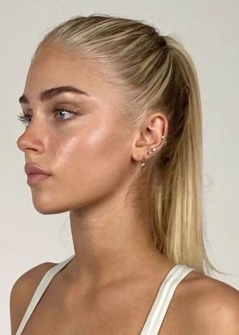 Scandi Blonde Hair, Scandi Makeup, Scandi Hairline, Scandi Girl, Jaw Line, Blonde Hair Inspiration, Blonde Hair Blue Eyes, Dream Hair, 가을 패션