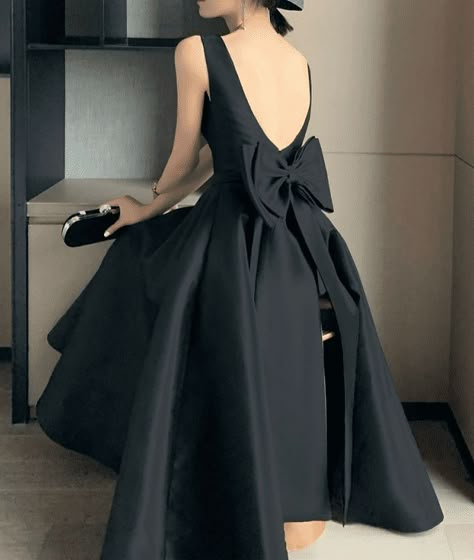 Black One Piece Dress, Black Tie Outfits, Black Tie Event Dresses, Black Bow Dress, Birthday Dress Women, Prom Birthday, Backless Gown, Black Backless Dress, Bow Tie Dress