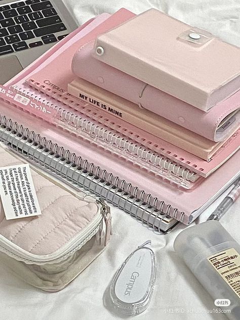 Pink Working Aesthetic, Pink Stationary School Supplies, Pink Aesthetic Stationary, Pink Stationery Aesthetic, All Pink School Supplies, Pink Aesthetic Notes, Pink Stationary Aesthetic, Aesthetic Pink Study, Coquette Stationary