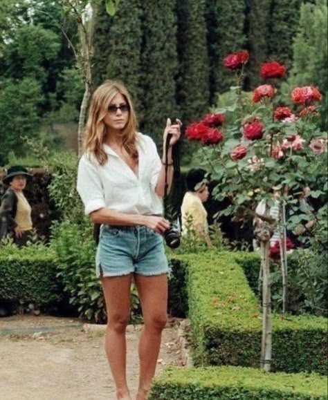 Jen Aniston Style, Jennifer Aniston 90s, Jennifer Anniston Style, Rachel Green Outfits, Town Outfits, Jenifer Aniston, Jennifer Aniston Style, Jen Aniston, Outfit 90s