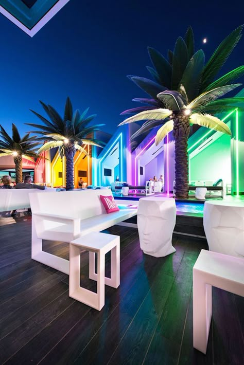 Rooftop Bar Design, Tropisk Fest, Tac Mahal, Nightclub Design, Rooftop Design, Australian Interior Design, Beach Lounge, Interior Design Awards, Bar Interior