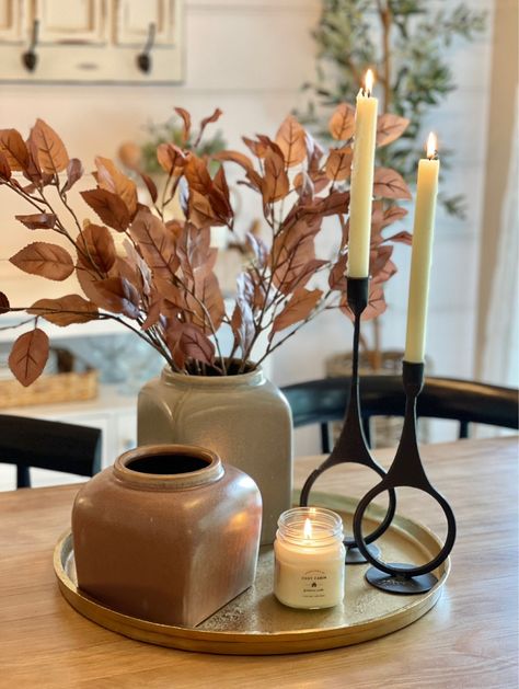 Minimal Fall Table Centerpieces, Fall Decor Round Coffee Table, Dining Room Table Tray Decor, Dining Room Tray Decor, Gold Tray Centerpiece, Dining Table Tray Decor Ideas, Coffee Table Candle Centerpiece, Gold Tray Decor Coffee Tables, Fall Round Table Centerpieces