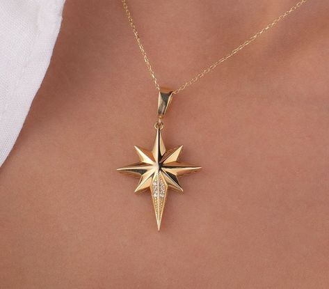 Star Necklace Aesthetic, Star Necklaces, North Star Pendant, Gold Star Necklace, North Star Necklace, Jewelry Star, Starburst Necklace, Dainty Style, Star Necklace Gold