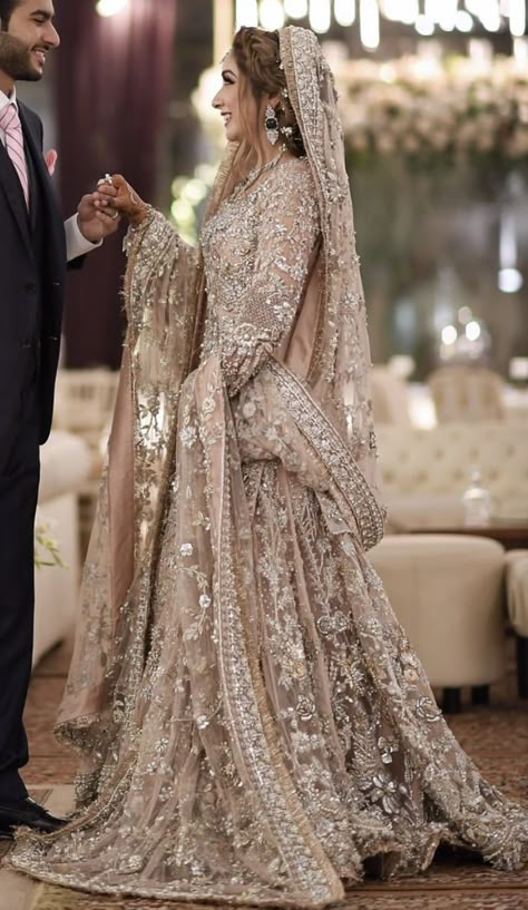 Walima Dress, Desi Wedding Dresses, Asian Wedding Dress, Asian Bridal Dresses, Wedding Dress Outfit, Latest Bridal Dresses, Bridal Dresses Pakistan, Pakistani Wedding Outfits, Bridal Dress Fashion