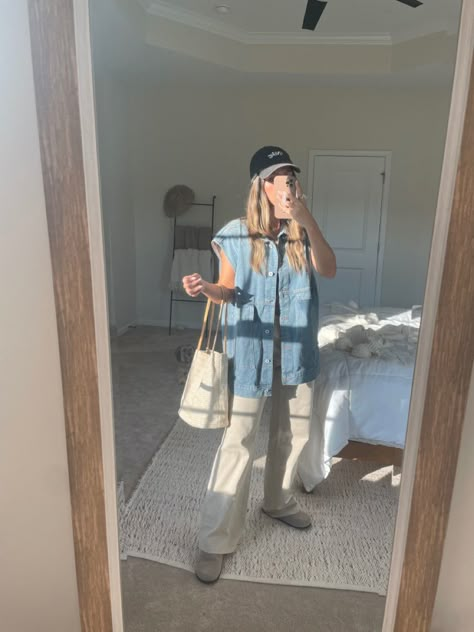 Oversized denim vest with clogs outfit Denim Vest Women Outfits, Denim Jacket Styling Women, Oversize Denim Vest Outfit, Oversized Denim Dress, Long Jean Vest Outfits, Denim Vest Jacket Outfit, Denim Jacket Outfit Oversized, Denim Gilet Outfit Women, Long Denim Vest Outfit