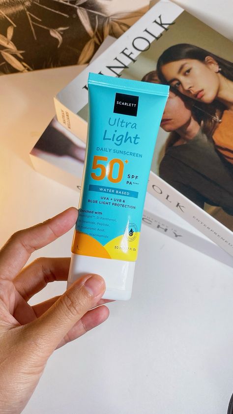 Hybrid sunscreen for all skin type. SPF 50 PA+++ with tripple protection. Water based, lightweight, non greasy & no whitecast. Good job scarlett👍 Girl Math, Scarlett Whitening, Daily Sunscreen, Sunscreen Spf 50, Kim Jongin, Ideas Photo, Skincare Makeup, Spf 50, Beauty Skincare