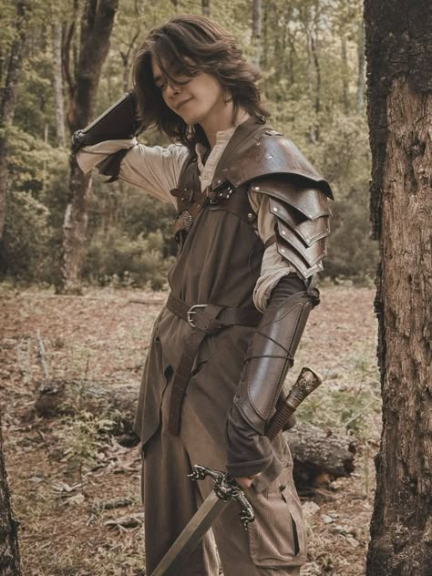 Ren Fair Masculine, Medieval Male Aesthetic, Casual Dnd Outfits Male, Medieval Clothing Aesthetic Men, Mid Evil Outfits Men, Elf Fashion Men, Adventure Outfit Male, Male Rennisance Faire Costumes, Midevil Male Clothing