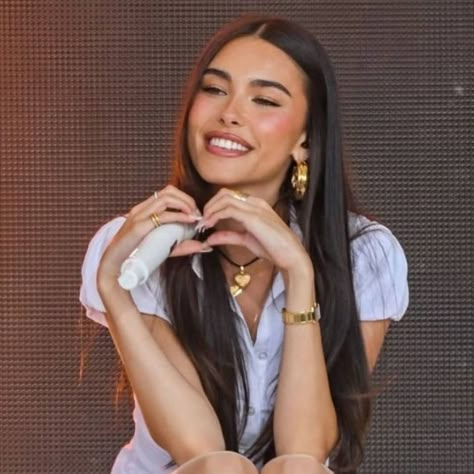 Madison Bear, Beer Icon, Desired Face, Singer Dr, Pretty Ppl, Madison Beer, Girl Crushes, Fav Celebs, It Girls