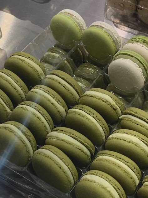 Matcha Macarons, Sage Aesthetic, Green Inspo, Macarons Recipe, Mint Aesthetic, Sage Green Aesthetic, Green Aesthetics, Green Vibes, Mint Green Aesthetic