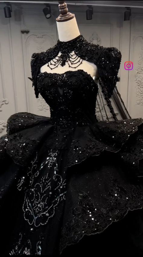 Quince Chambelanes Outfits Black, Emo Quinceanera Dresses, Dark Red And Black Quinceanera Dresses, Sweet 16 Black Dresses, Black Sparkly Wedding Dress, 15 Dresses Quinceanera Black, Black And Red Quince Dress, Goth Quinceanera Theme, Emo Quinceanera