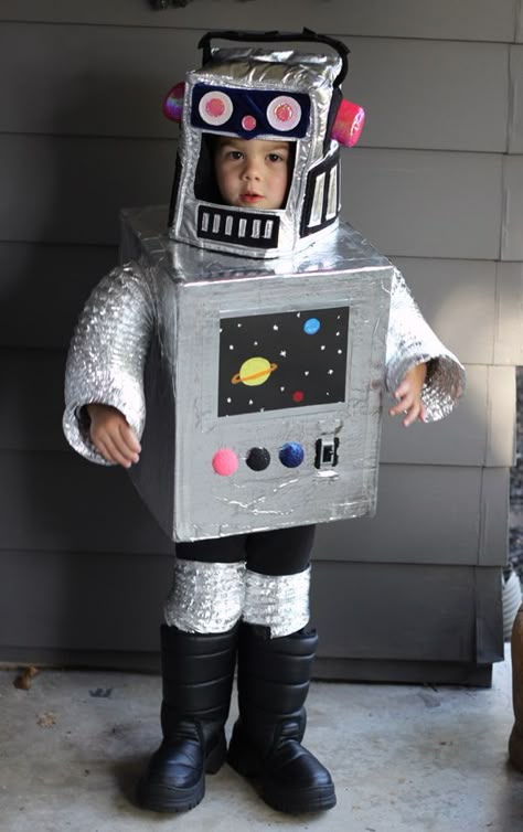 Robot Helmet, Robot Halloween Costume, Robot Costume, Robot Costumes, Book Day Costumes, Robot Party, Diy Halloween Costumes For Kids, Homemade Halloween Costumes, Diy Robot