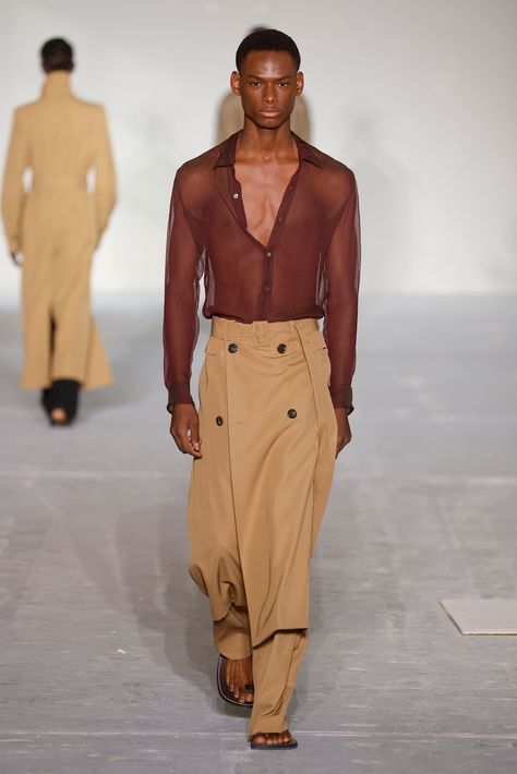 Dries Van Noten Menswear, Mr Nobody, Tiny Shorts, Men Inspiration, Menswear Runway, Soft Tailoring, Minimal Look, Design Clothes, Menswear Collection