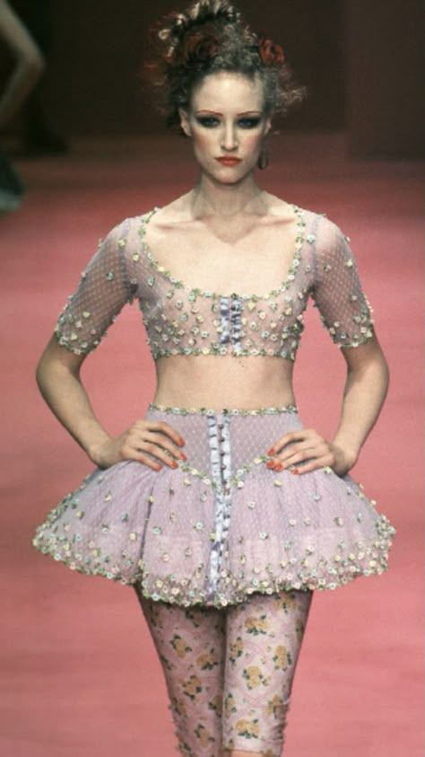 Vintage Betsey Johnson Runway, Betsey Johnson Aesthetic, Betsey Johnson 90s, Betsey Johnson Runway, 90s Runway Fashion, Runway Fashion Couture, Vintage Runway, Easter Fashion, Runway Outfits