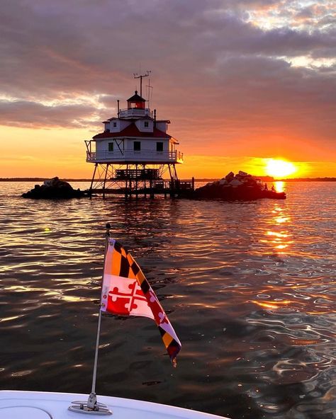 Maryland on Instagram: “"It feels great to be back on the water... 🌅" (📷@motoxdms)  #MDinFocus #VisitMaryland ⁠ •⁣⠀ ⁠ •⁣⠀ ⁠ •⁣⠀⁠ •⁣⠀ ⁠ #Maryland #travel…” Maryland Wallpaper, Maryland Aesthetic, Maryland Travel, Visit Maryland, Chesapeake Bay Retriever, Baltimore City, Usa States, College Park, Adventure Explore