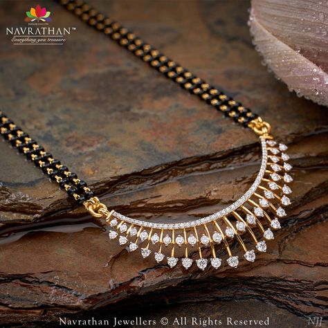 Diamond Pendant Mangalsutra, Black Bead Jewelry, Diamond Mangalsutra Designs, Pretty Gold Necklaces, Mangal Sutra, Bridal Diamond Necklace, Locket Design, Black Beads Mangalsutra Design, Diamond Pendants Designs