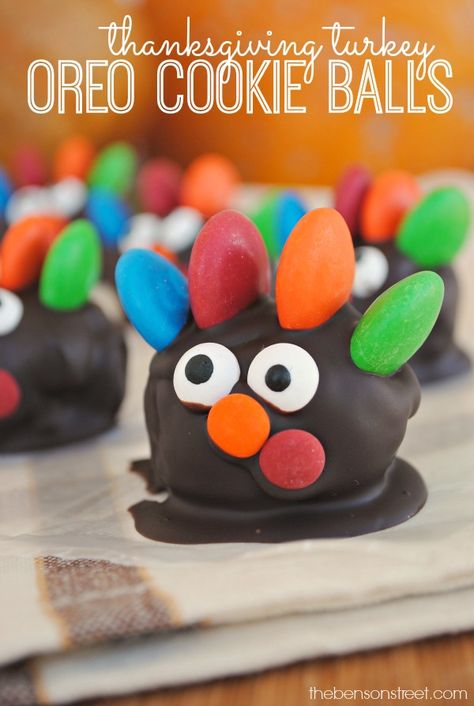 Thanksgiving Turkey OREO Cookie Balls - The Benson Street Thanksgiving Oreo Turkeys, Oreo Cookie Balls Recipe, Best Thanksgiving Movies, Thanksgiving Movies, Oreo Turkey, Christmas Diy Projects, Chocolate Turkey, Oreo Cookie Balls, Turkey Cake