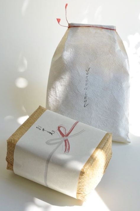 Japanese Gift Wrapping, Rice Packaging, Japanese Wrapping, Japanese Packaging, Japanese Gifts, Graphic Design Packaging, Soap Packaging, Tea Packaging, Packing Design