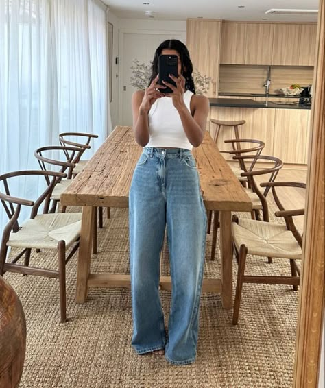 Spanish Fashion Women Casual, Outfit Ideas Summer Work Casual, Monikh Style, Proposal Outfit, Women Wide Leg Jeans, Wide Leg Jeans Outfits, Baggy Ripped Jeans, Wide Leg Jeans Outfit, Look Zara